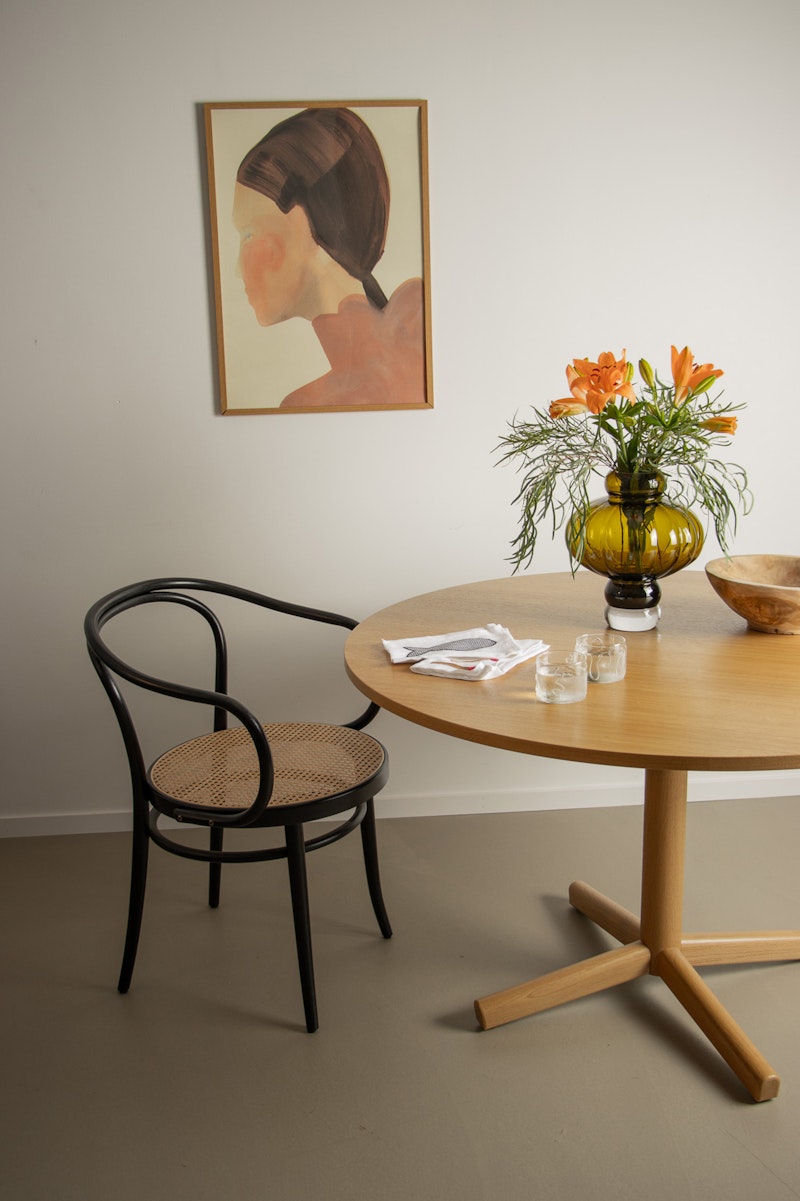 No 30 Stol, Rattan/Sort fra TON